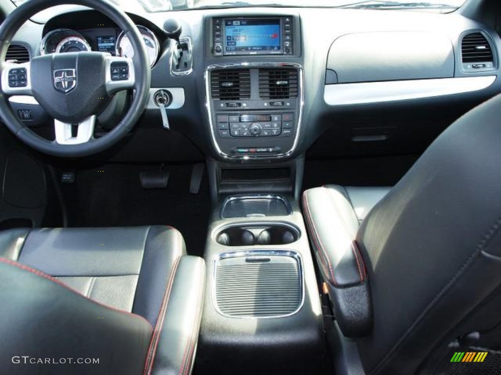 2011 Dodge Grand Caravan R/T Black Dashboard Photo #71362577