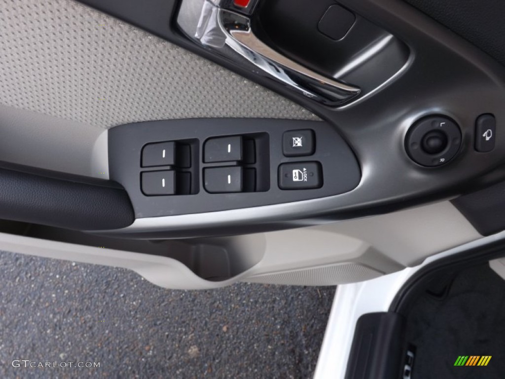 2013 Kia Forte EX Controls Photo #71363774