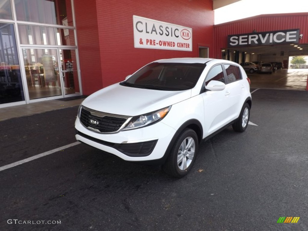 2013 Sportage LX - Clear White / Black photo #1