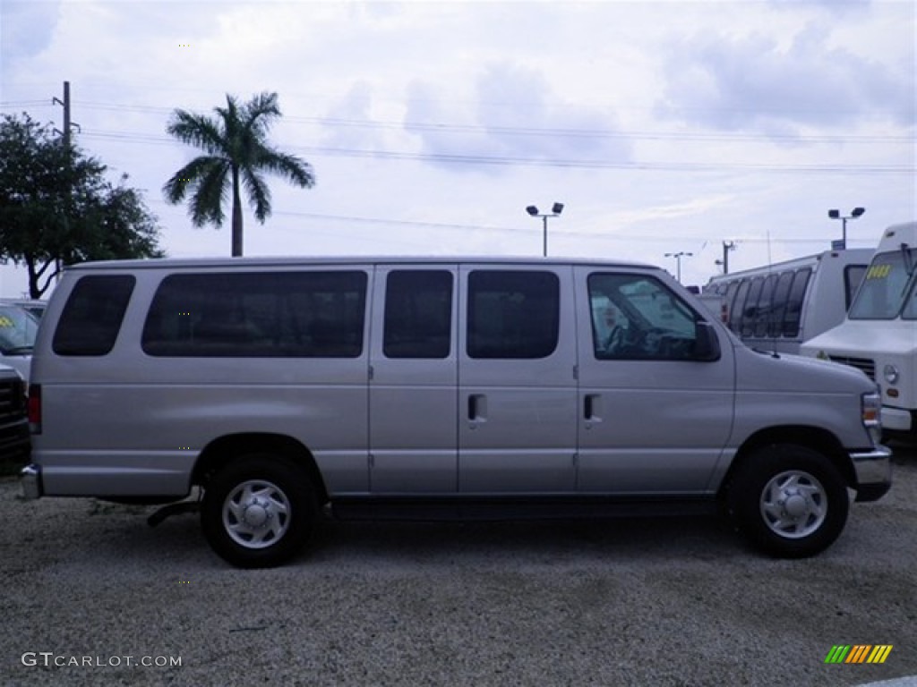 2011 E Series Van E350 XLT Extended Passenger - Ingot Silver Metallic / Medium Flint photo #14