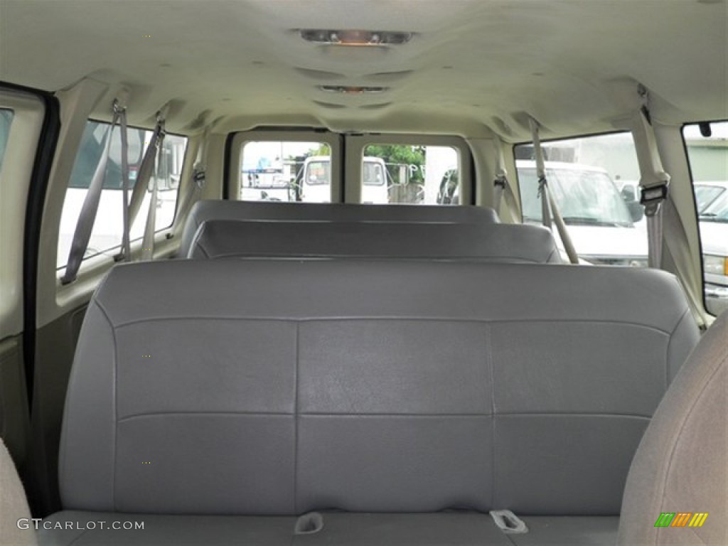 2005 E Series Van E350 Super Duty XLT Passenger - Gold Ash Metallic / Medium Pebble photo #23