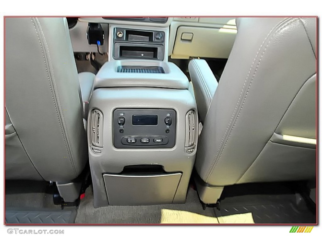 2005 Silverado 1500 LS Crew Cab - Victory Red / Tan photo #31