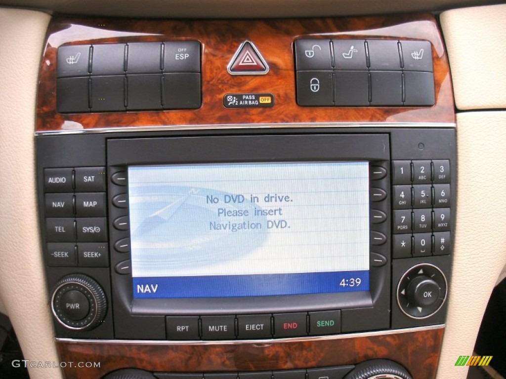 2008 Mercedes-Benz CLK 350 Coupe Controls Photo #71370695