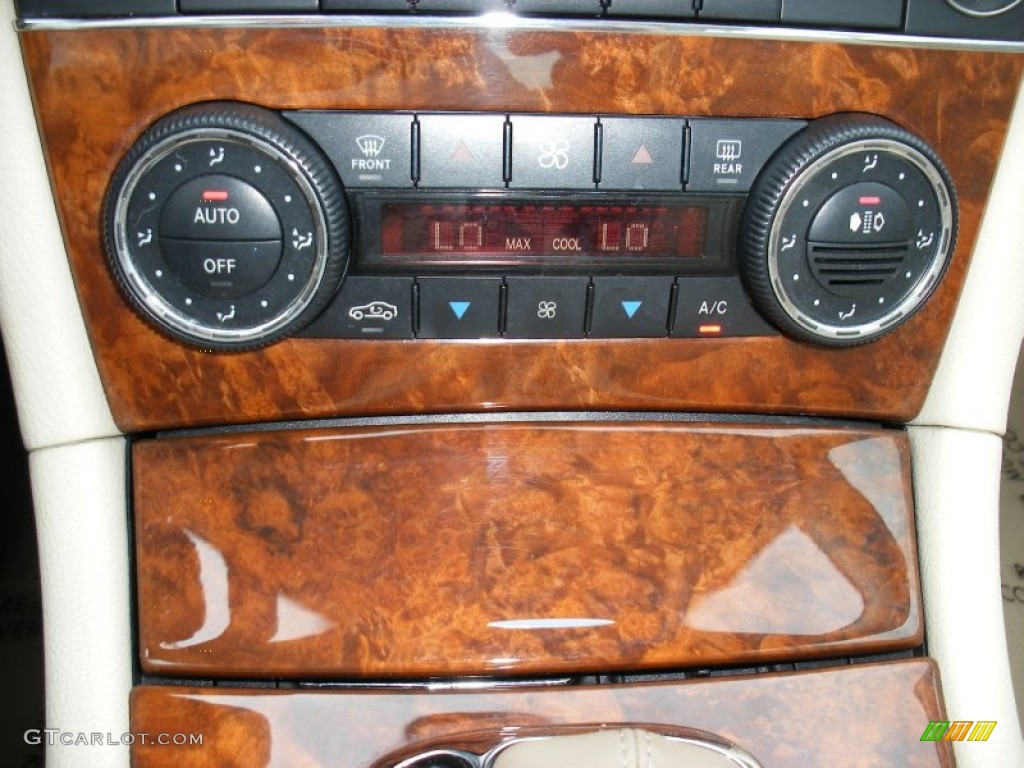 2008 Mercedes-Benz CLK 350 Coupe Controls Photo #71370704