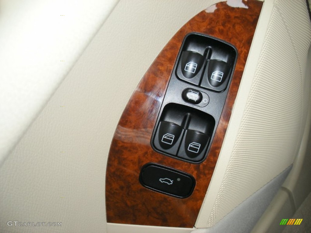 2008 Mercedes-Benz CLK 350 Coupe Controls Photos