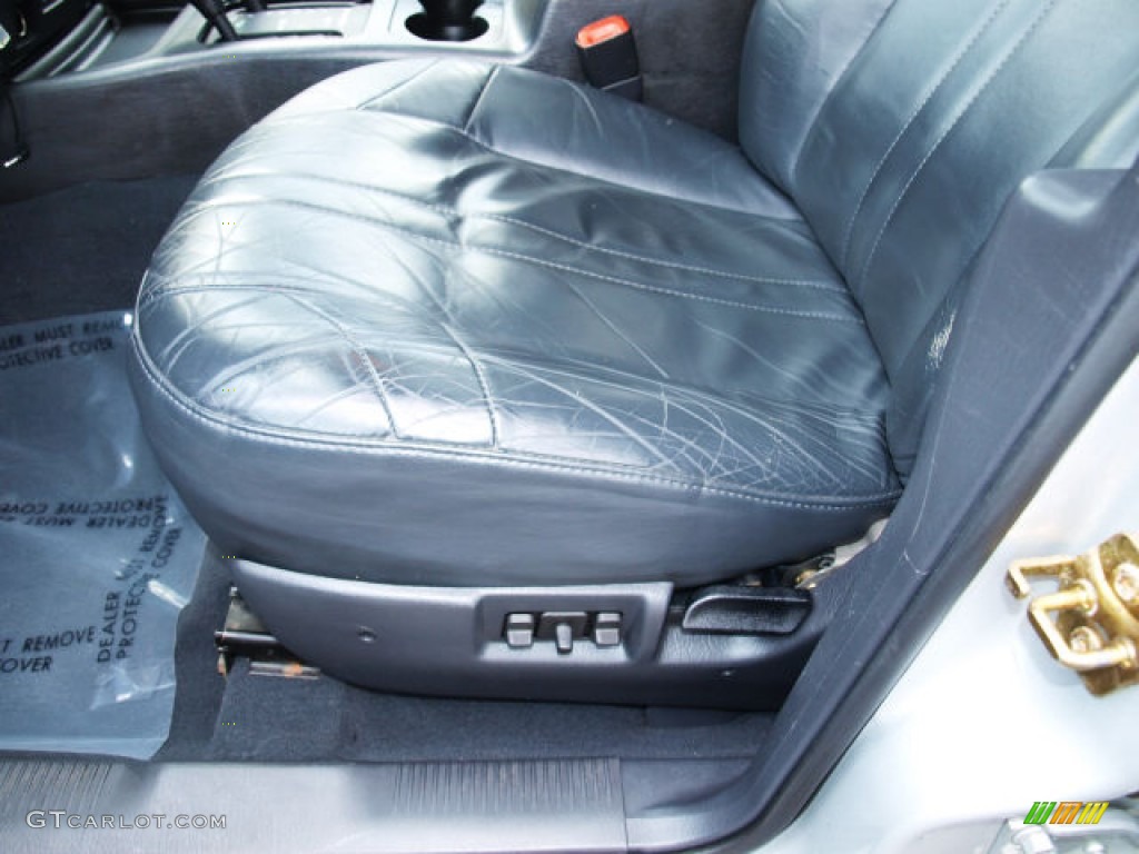 2004 Jeep Grand Cherokee Laredo 4x4 Front Seat Photo #71371040