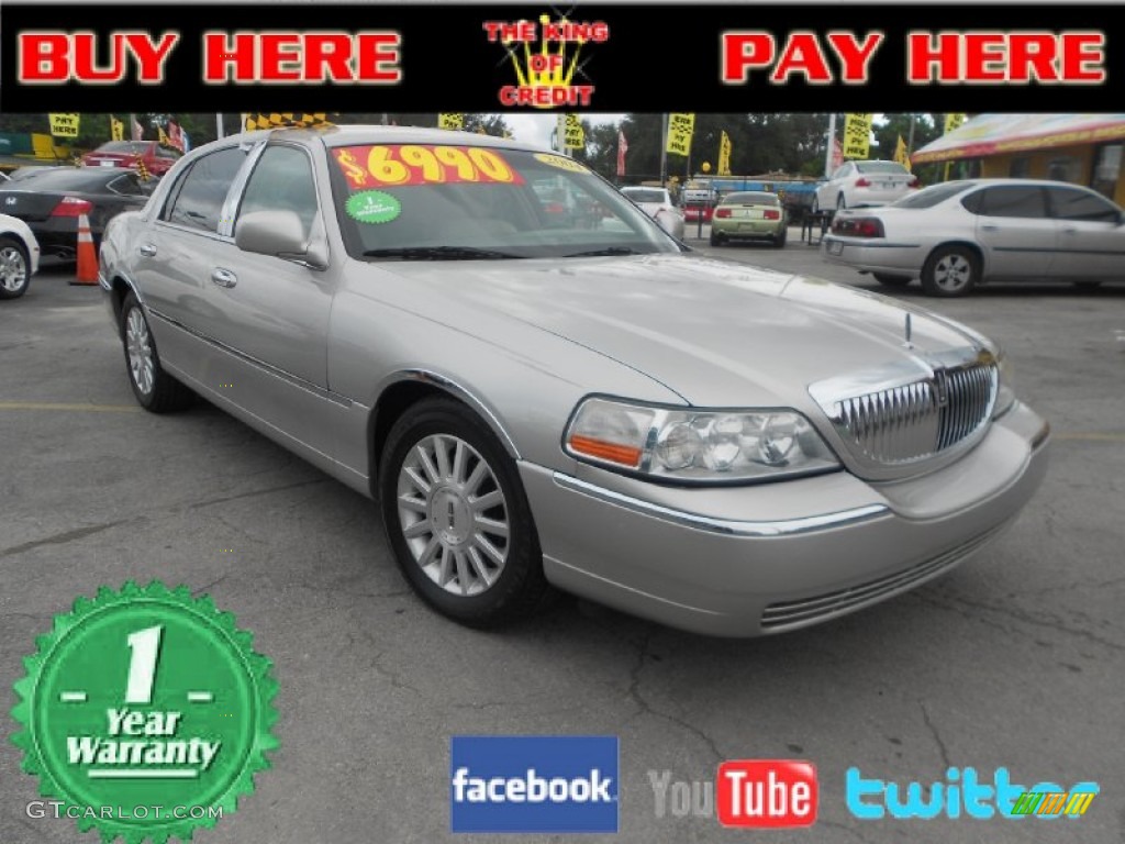 Silver Birch Metallic Lincoln Town Car