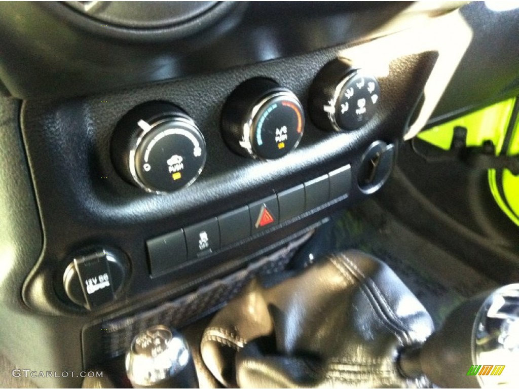 2012 Wrangler Unlimited Sport 4x4 - Gecko Green / Black photo #20