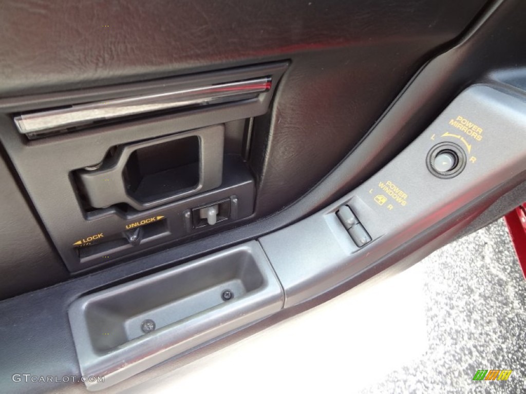 1991 Chevrolet Corvette Convertible Controls Photo #71377504