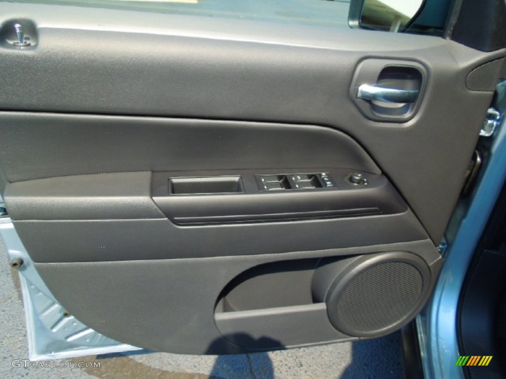 2013 Jeep Patriot Sport Dark Slate Gray Door Panel Photo #71378860