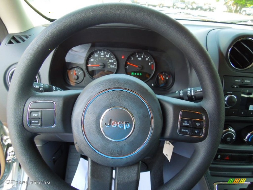 2013 Jeep Patriot Sport Steering Wheel Photos