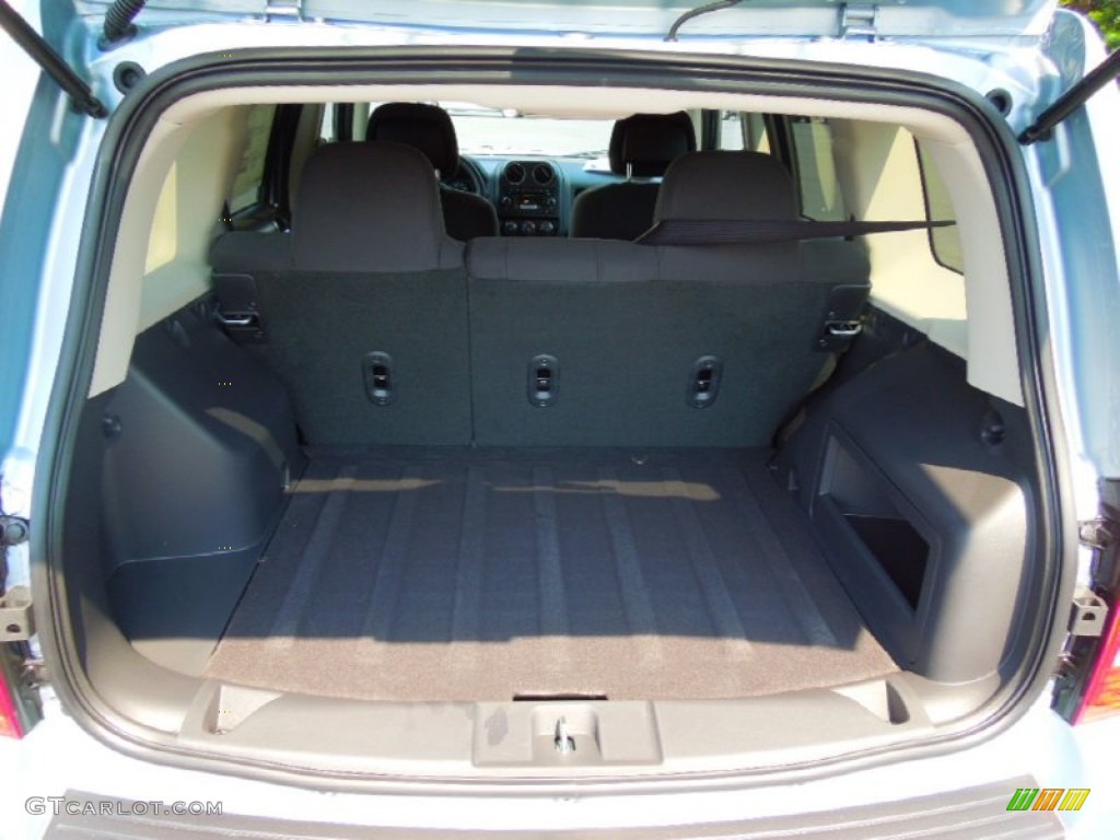 2013 Jeep Patriot Sport Trunk Photos