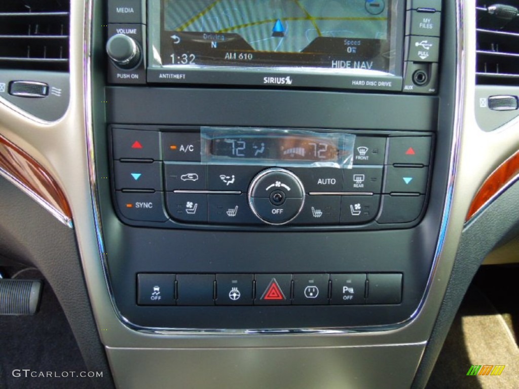 2013 Jeep Grand Cherokee Limited 4x4 Controls Photo #71379034