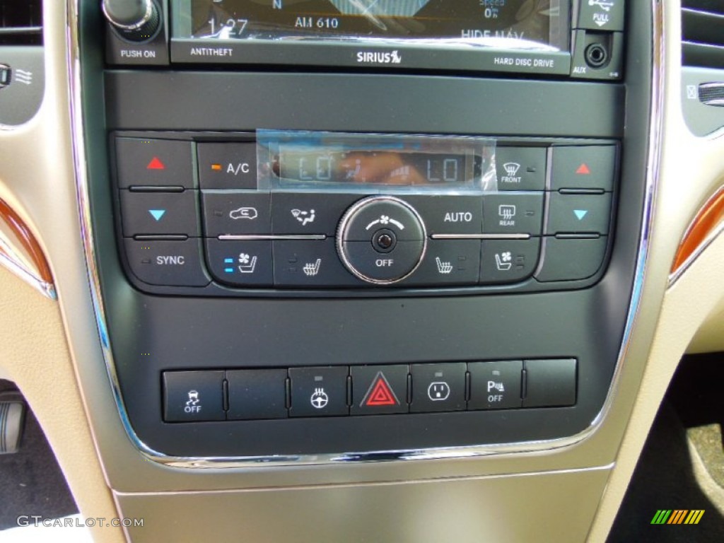 2013 Jeep Grand Cherokee Limited 4x4 Controls Photo #71379205