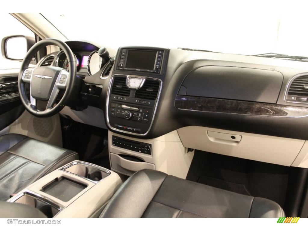 2012 Town & Country Touring - L - Dark Charcoal Pearl / Black/Light Graystone photo #24