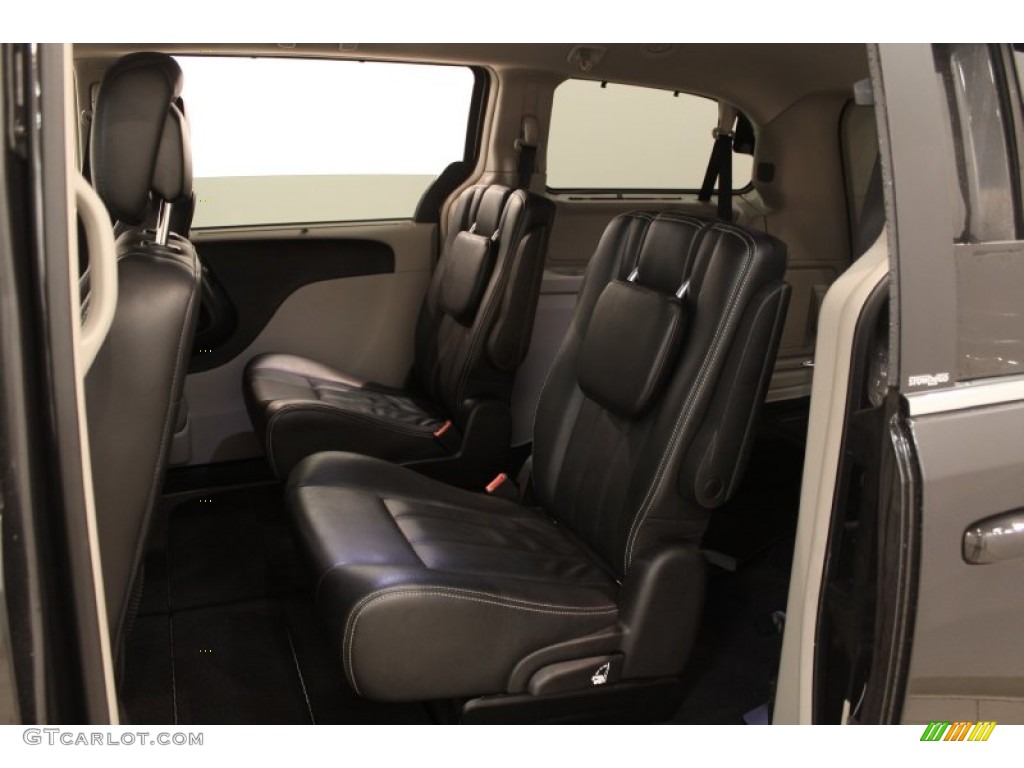 2012 Town & Country Touring - L - Dark Charcoal Pearl / Black/Light Graystone photo #28