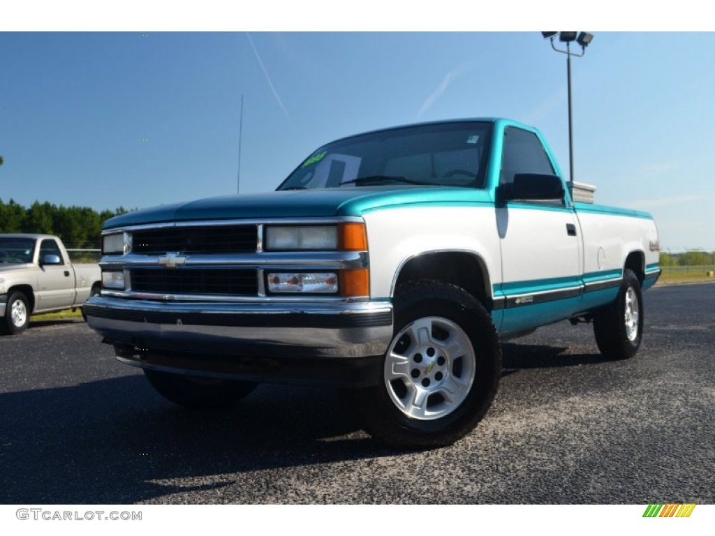 1995 C/K K1500 Regular Cab 4x4 - Bright Teal Metallic / Gray photo #1