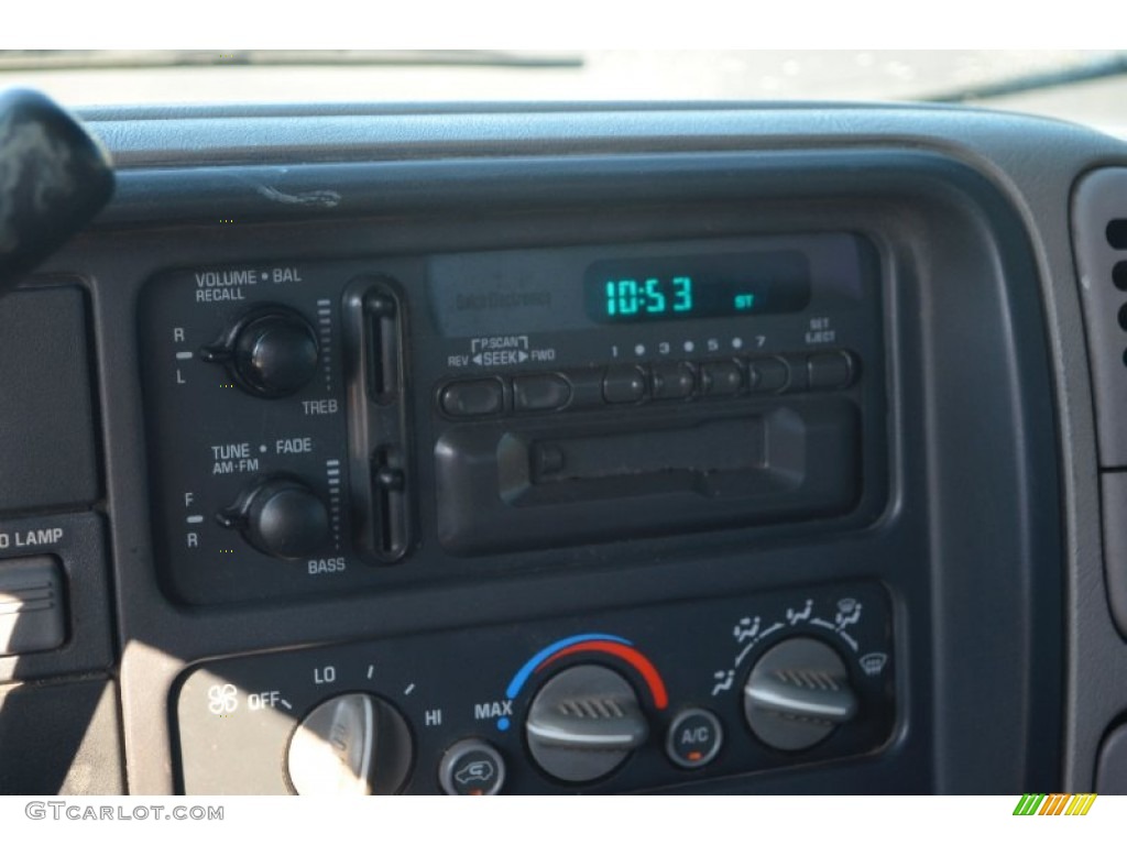 1995 C/K K1500 Regular Cab 4x4 - Bright Teal Metallic / Gray photo #16