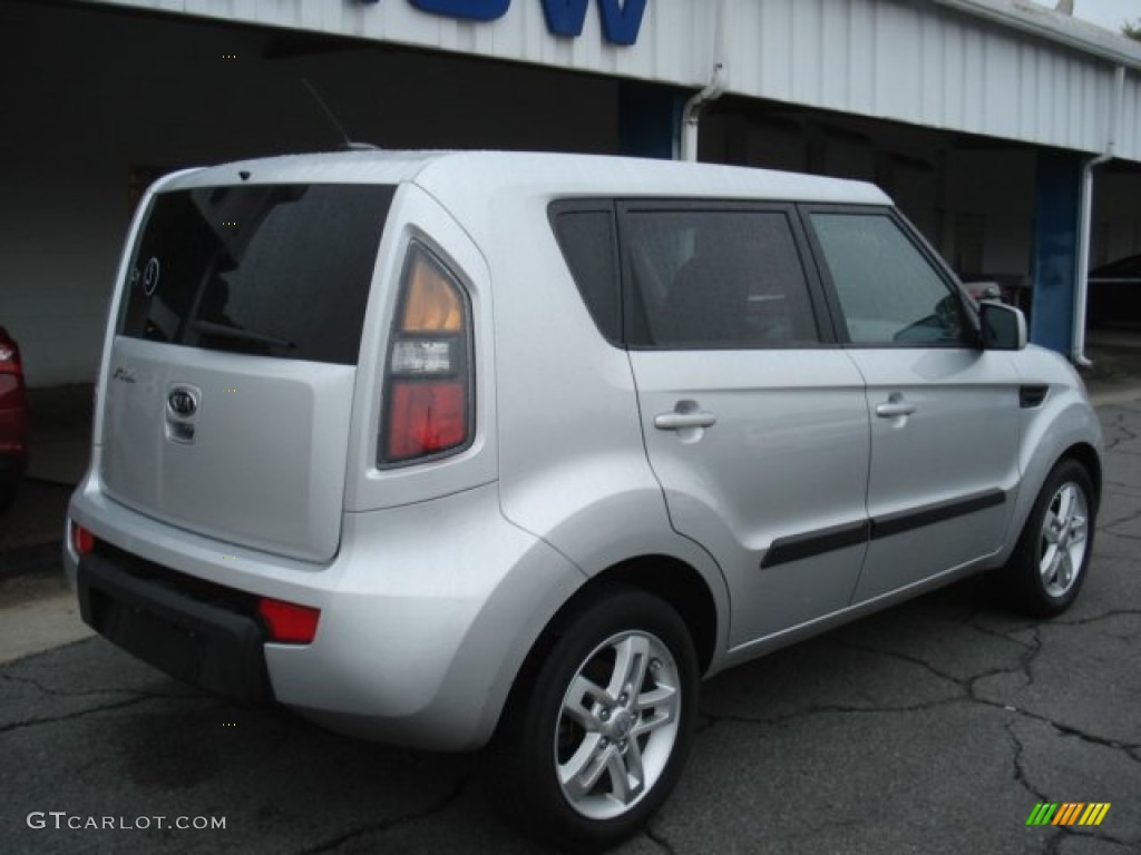 Bright Silver 2011 Kia Soul + Exterior Photo #71384938