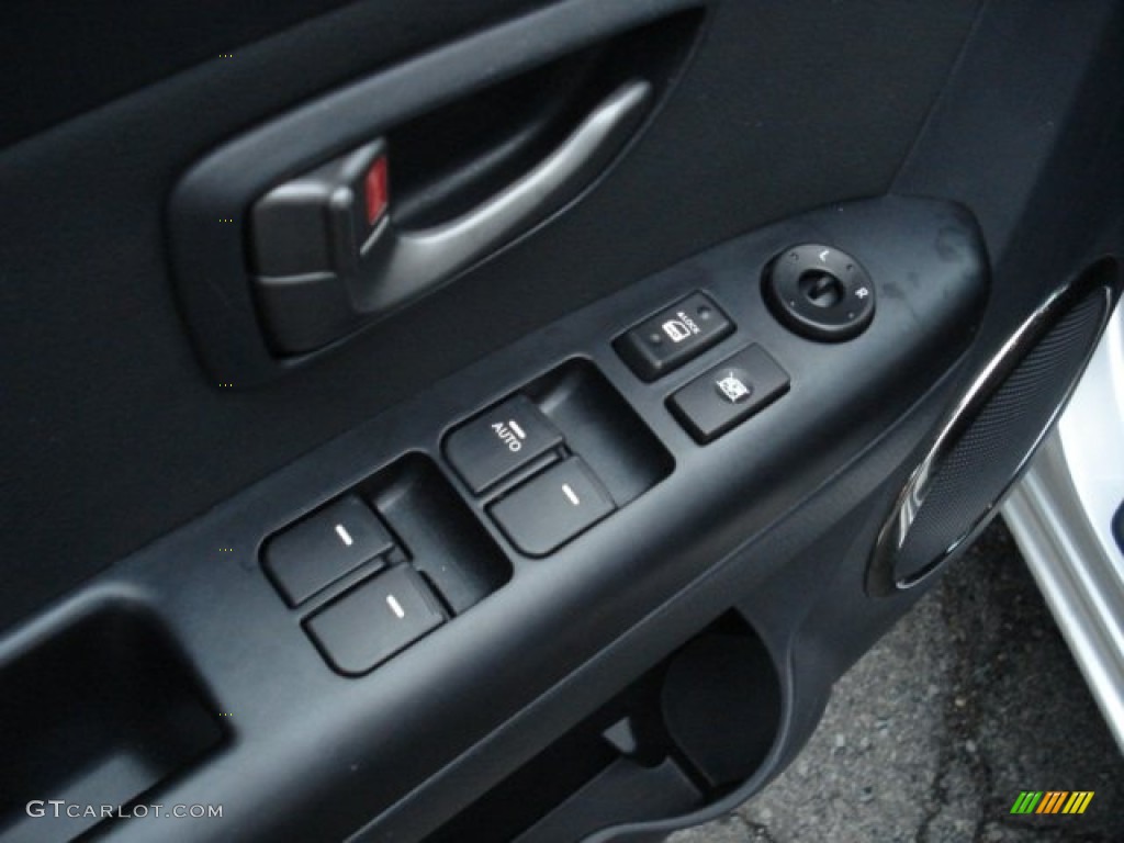 2011 Kia Soul + Controls Photo #71385018