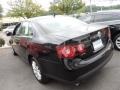 Black - Jetta SE Sedan Photo No. 2