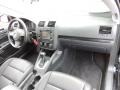 Black - Jetta SE Sedan Photo No. 6