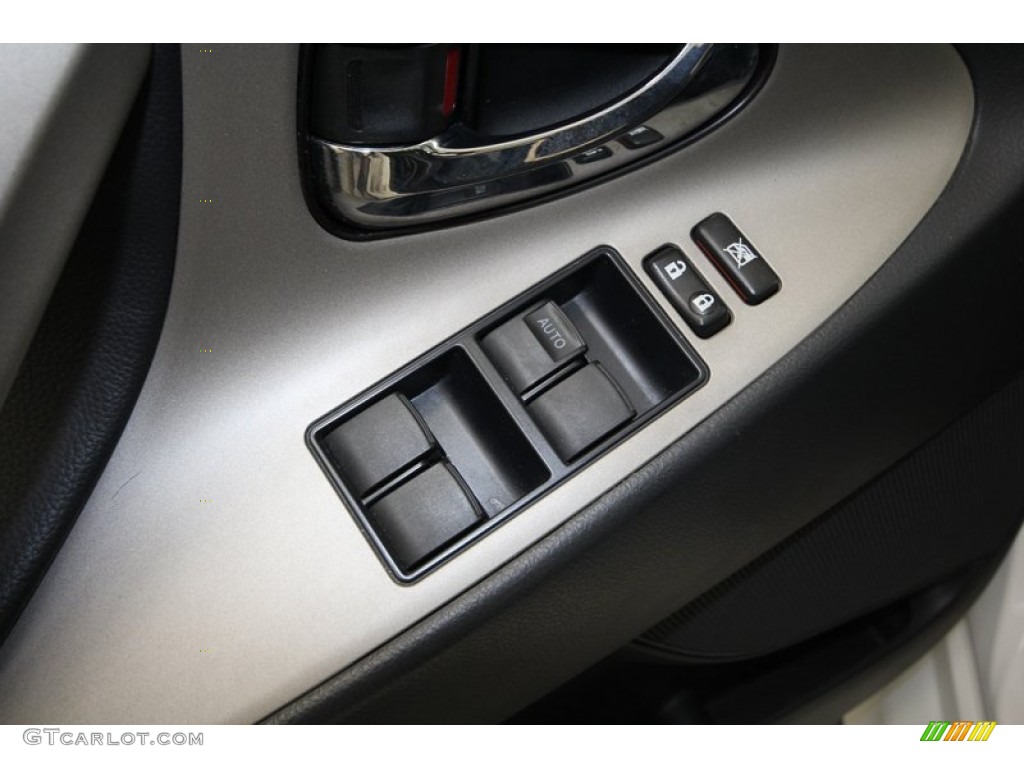 2008 Camry SE V6 - Super White / Dark Charcoal photo #16