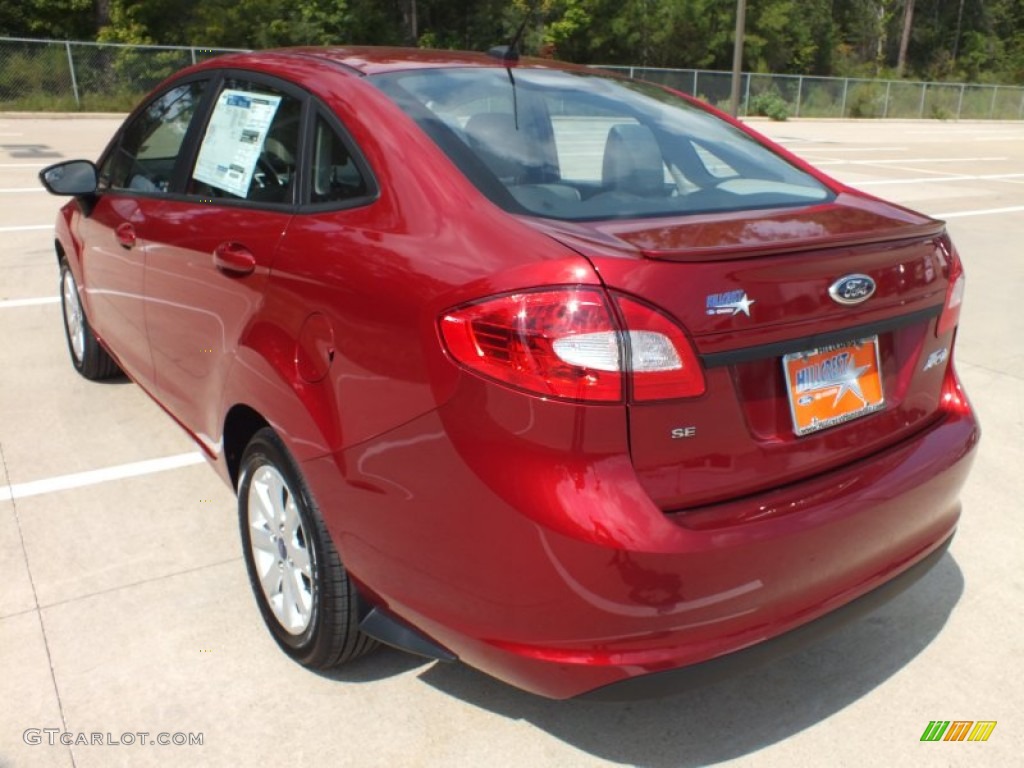 2013 Fiesta SE Sedan - Ruby Red / Charcoal Black/Light Stone photo #7