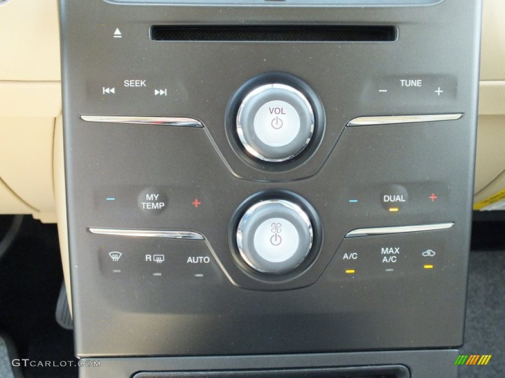 2013 Ford Flex SEL Controls Photo #71389054