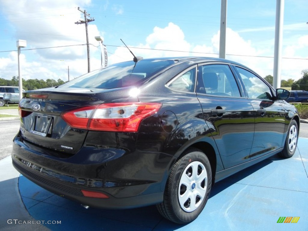 2013 Focus S Sedan - Tuxedo Black / Charcoal Black photo #3