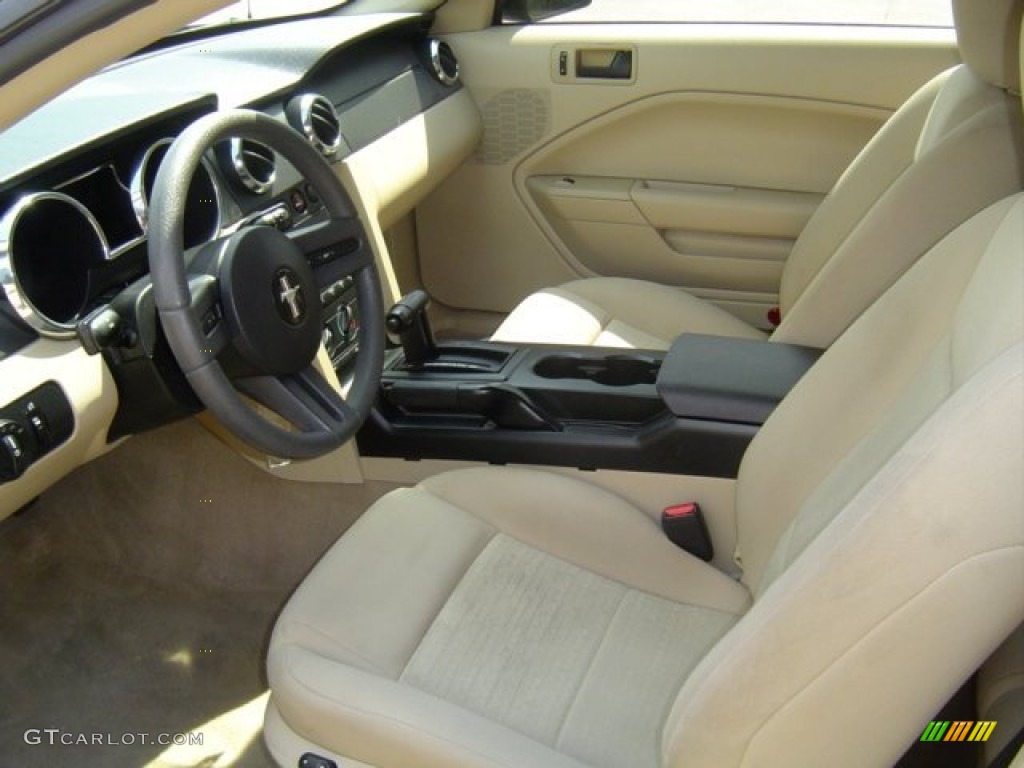 Medium Parchment Interior 2005 Ford Mustang V6 Deluxe Coupe Photo #71392255