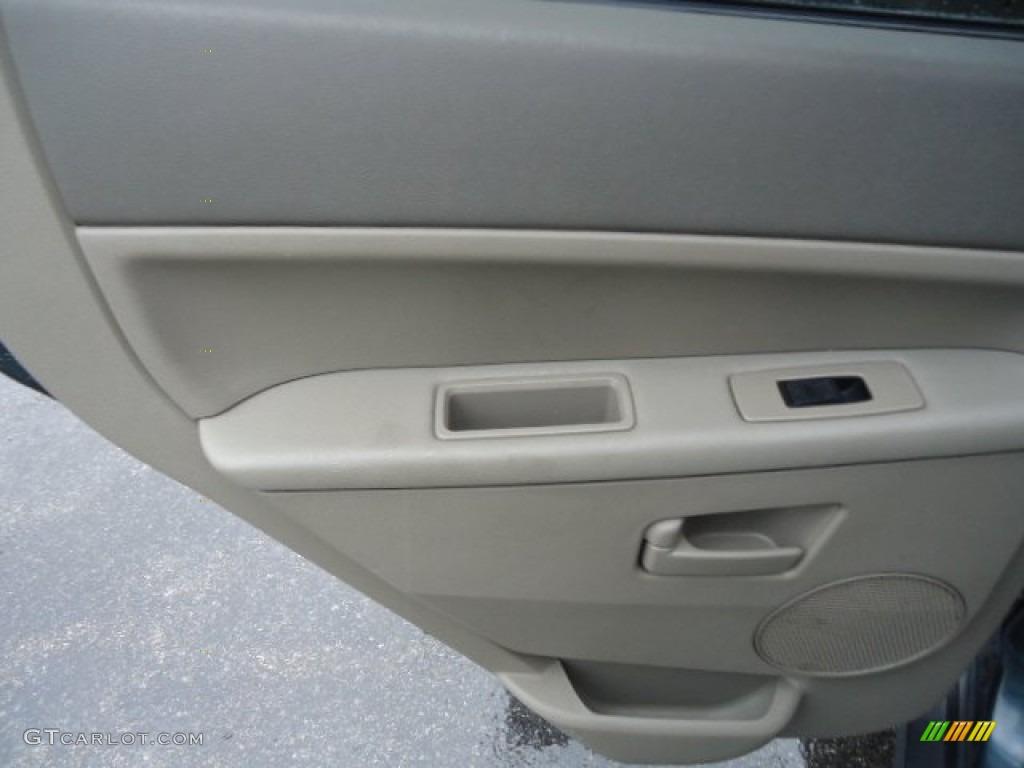 2005 Grand Cherokee Laredo 4x4 - Deep Beryl Green Pearl / Khaki photo #15