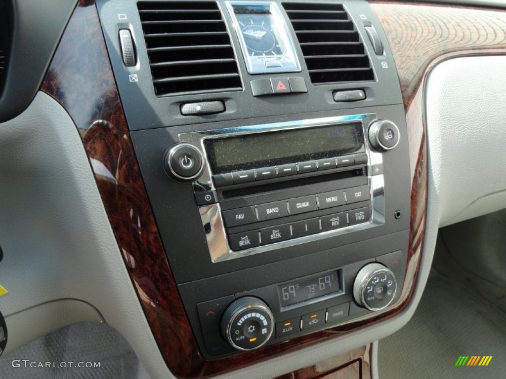 2006 Cadillac DTS Luxury Controls Photo #71392705