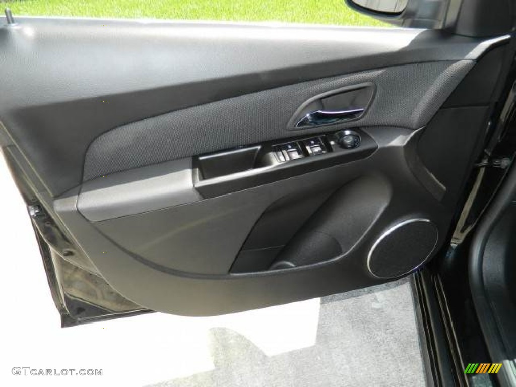 2011 Chevrolet Cruze LT/RS Jet Black Door Panel Photo #71393335