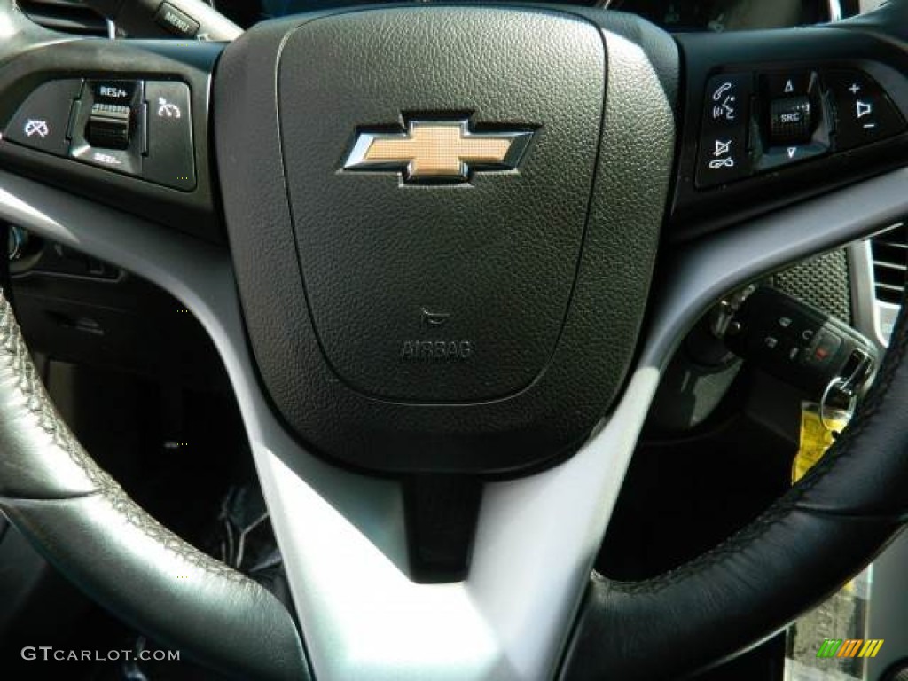 2011 Chevrolet Cruze LT/RS Controls Photos