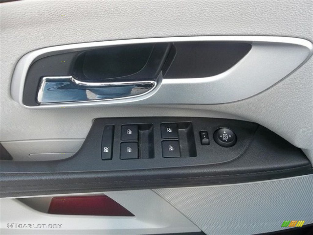 2011 Chevrolet Equinox LS Controls Photo #71395621