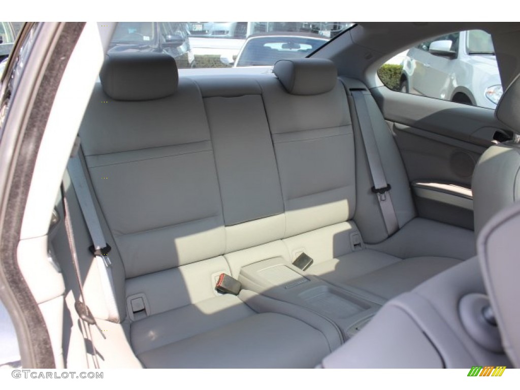 2009 BMW 3 Series 328i Coupe Rear Seat Photo #71400877