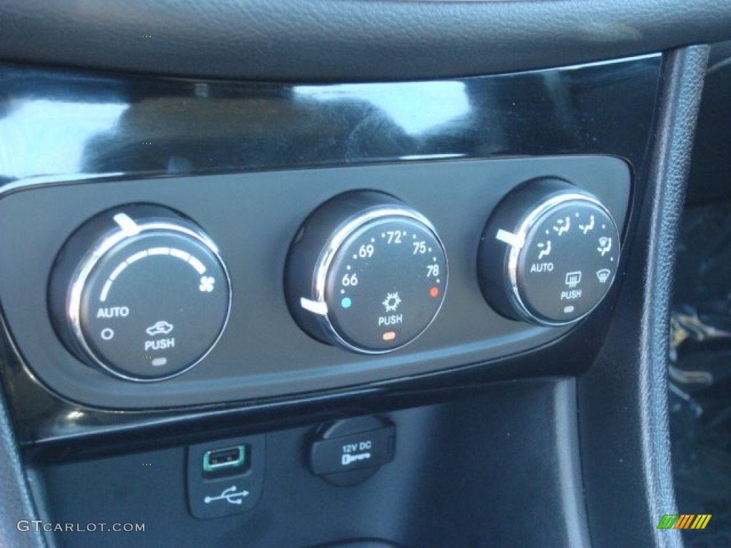 2012 200 S Sedan - Bright White / Black photo #17
