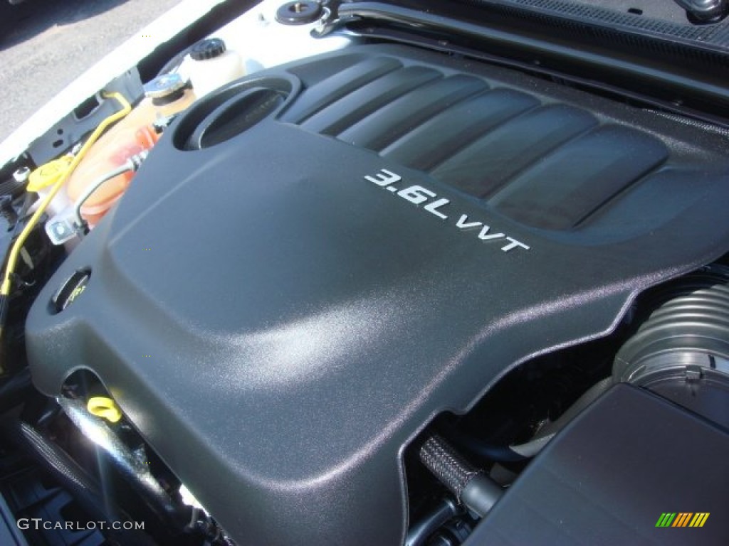 2012 200 S Sedan - Bright White / Black photo #25