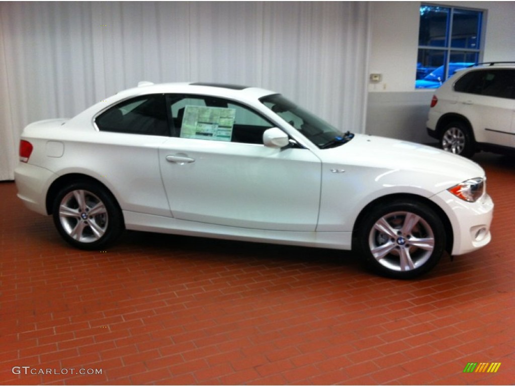 2013 1 Series 128i Coupe - Alpine White / Black photo #3