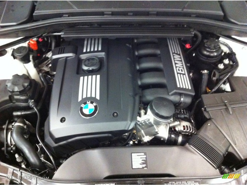 2013 BMW 1 Series 128i Coupe Engine Photos