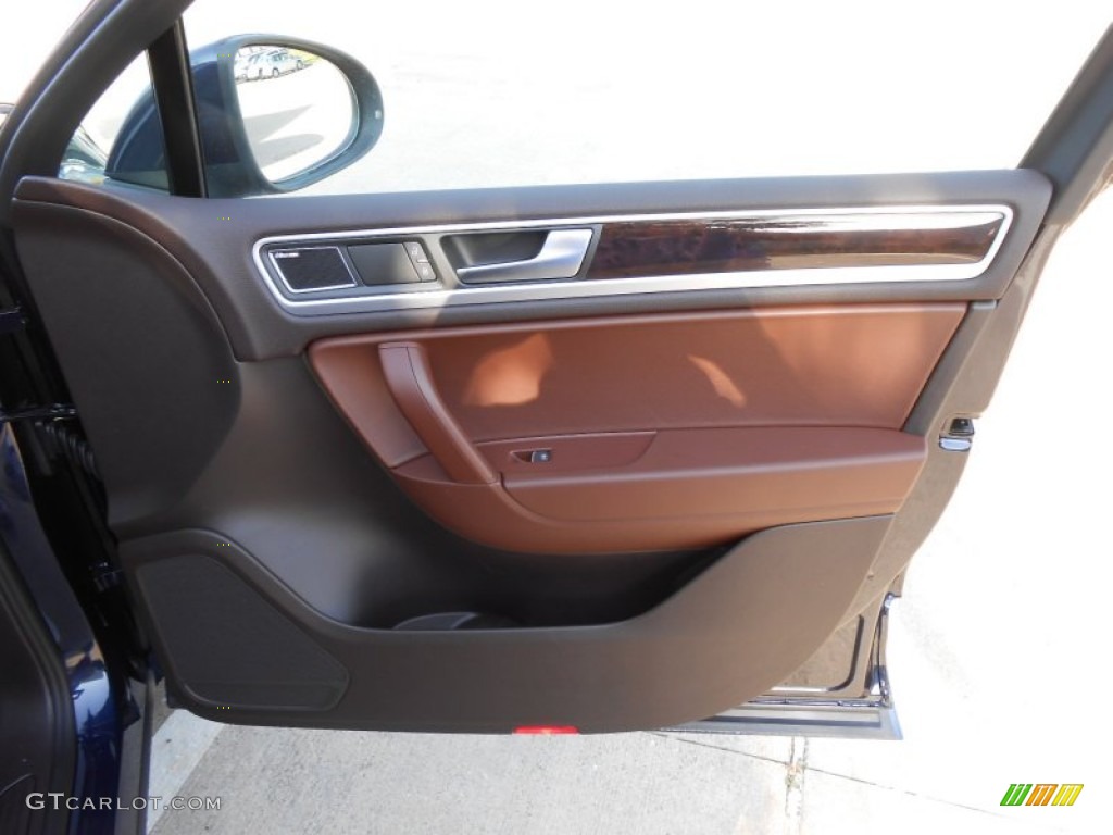 2013 Volkswagen Touareg VR6 FSI Executive 4XMotion Saddle Brown Door Panel Photo #71407081