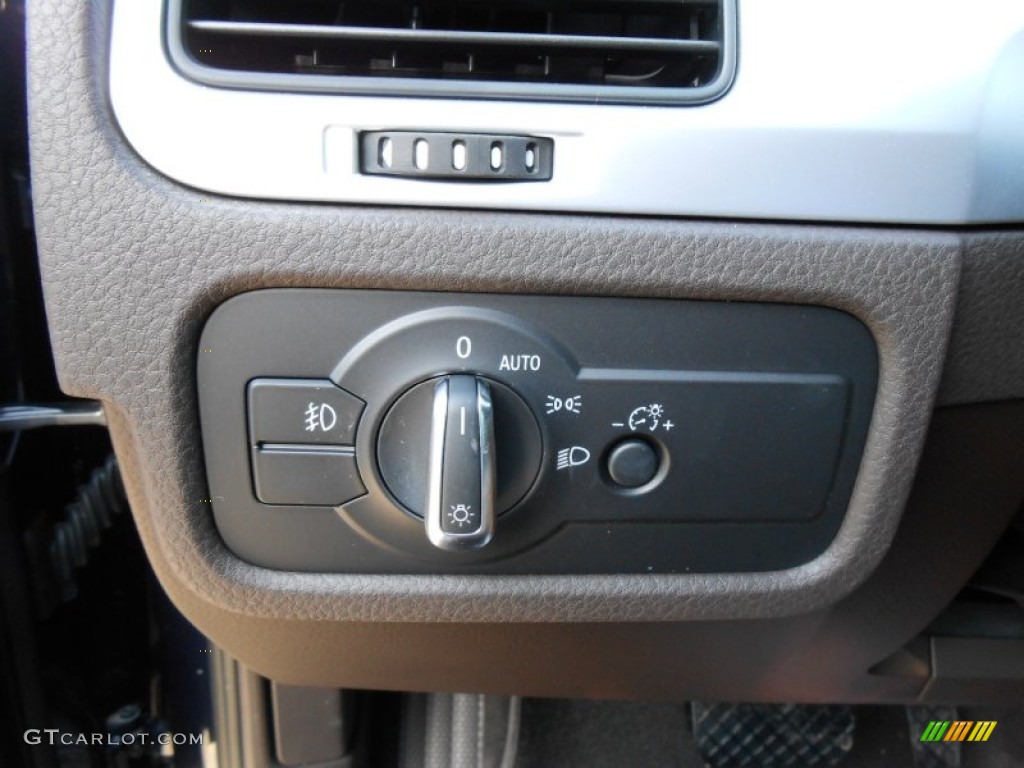 2013 Volkswagen Touareg VR6 FSI Executive 4XMotion Controls Photos