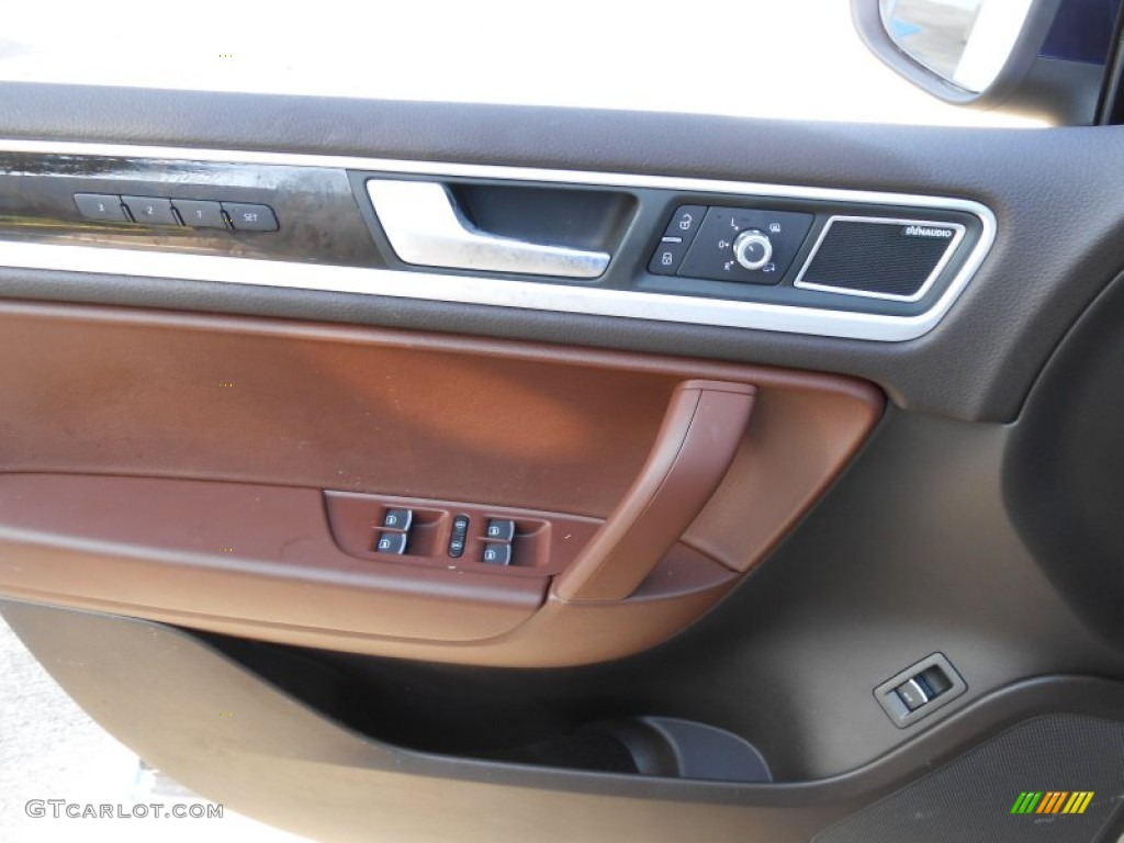2013 Volkswagen Touareg VR6 FSI Executive 4XMotion Saddle Brown Door Panel Photo #71407174