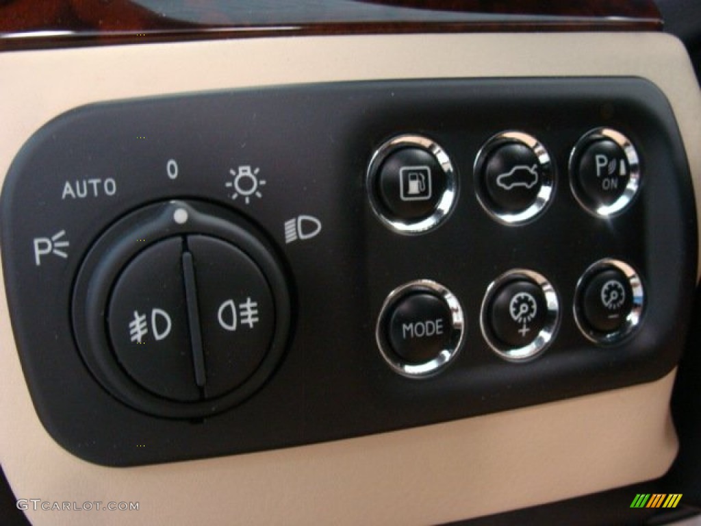 2013 Maserati GranTurismo Convertible GranCabrio Controls Photo #71408461