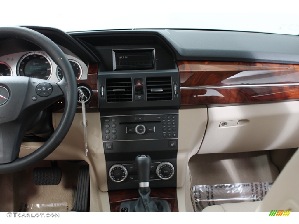 2010 GLK 350 4Matic - Mars Red / Almond/Black photo #9