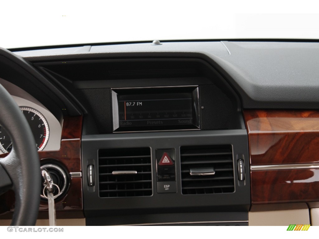 2010 GLK 350 4Matic - Mars Red / Almond/Black photo #10