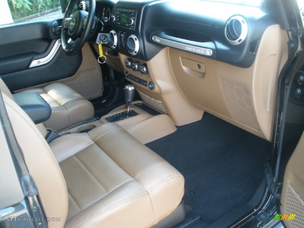 2011 Wrangler Rubicon 4x4 - Black / Black/Dark Saddle photo #18