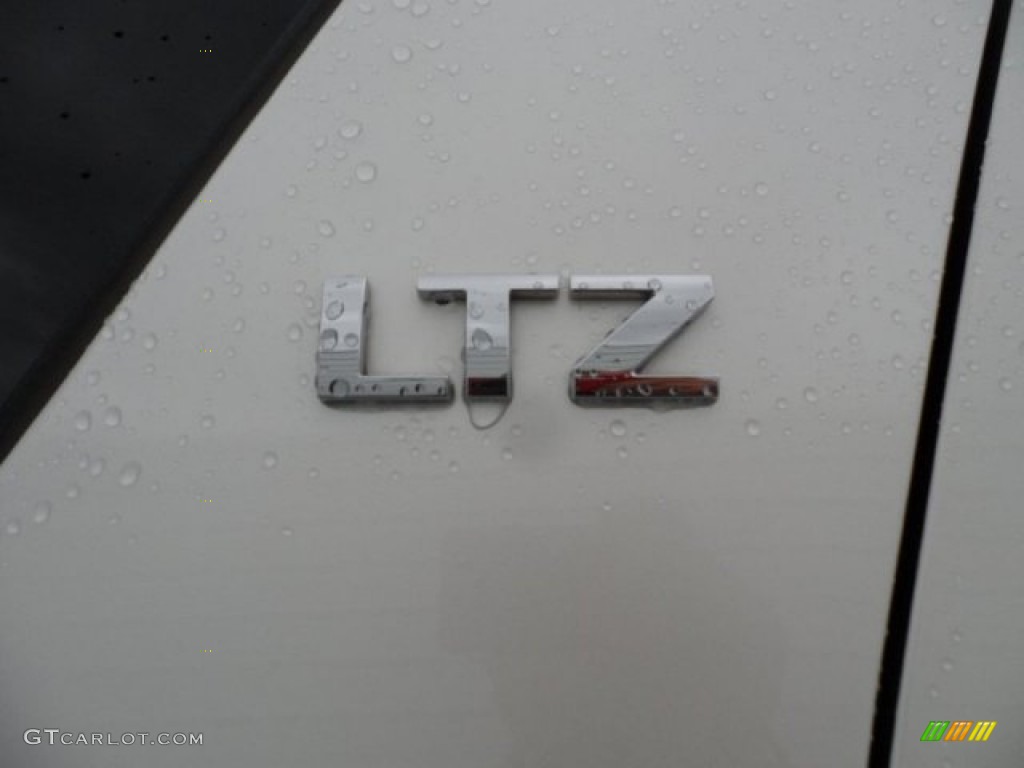 2009 Chevrolet Tahoe LTZ Marks and Logos Photo #71411020
