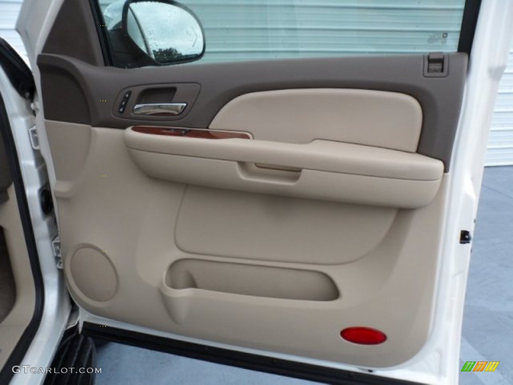 2009 Chevrolet Tahoe LTZ Light Cashmere Door Panel Photo #71411095